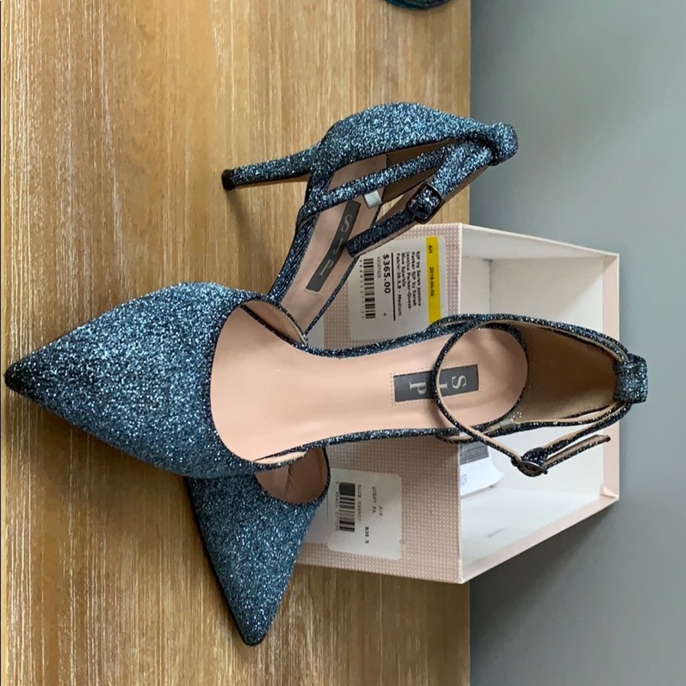 Sarah Jessica Parker blue heels size 8 1/2.